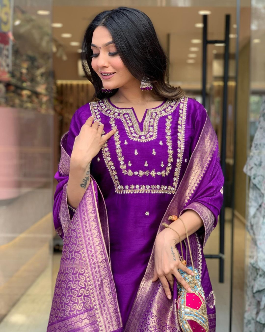 Saanvi - A serene design crafted for elegant occasions (Purple)