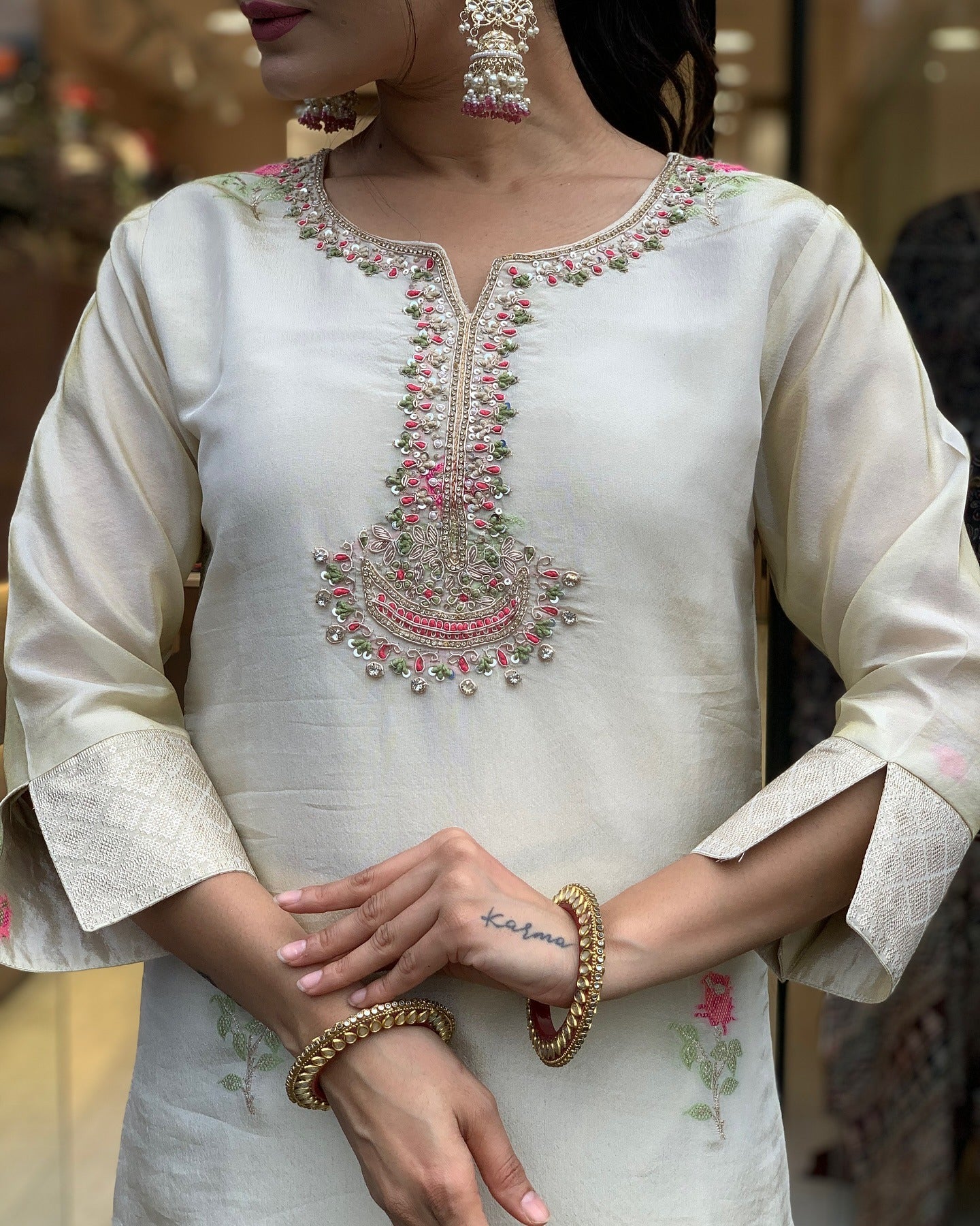 Yamika - A regal piece crafted with timeless grace