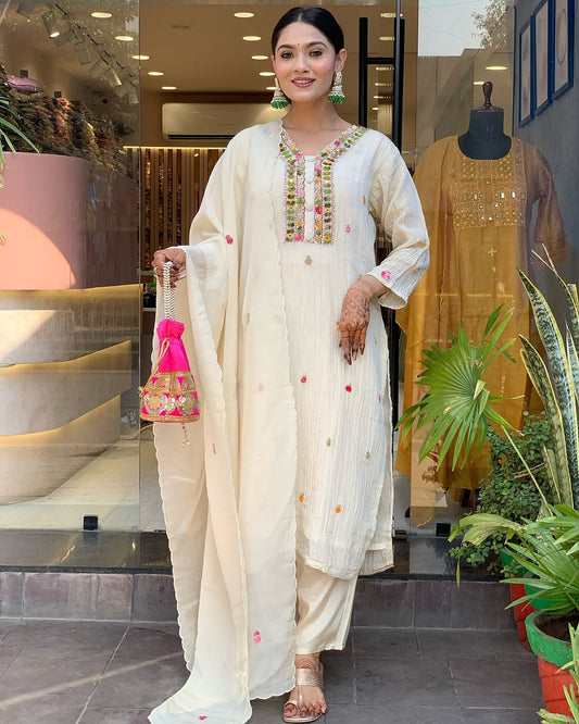 Aashni - A youthful style with fresh energy