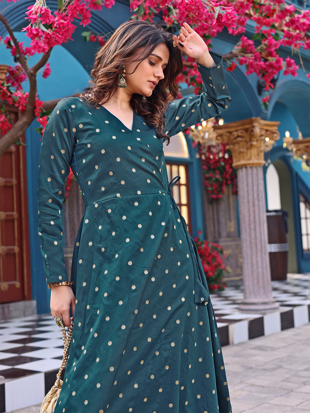 Arshia - Elegant and royal in essence