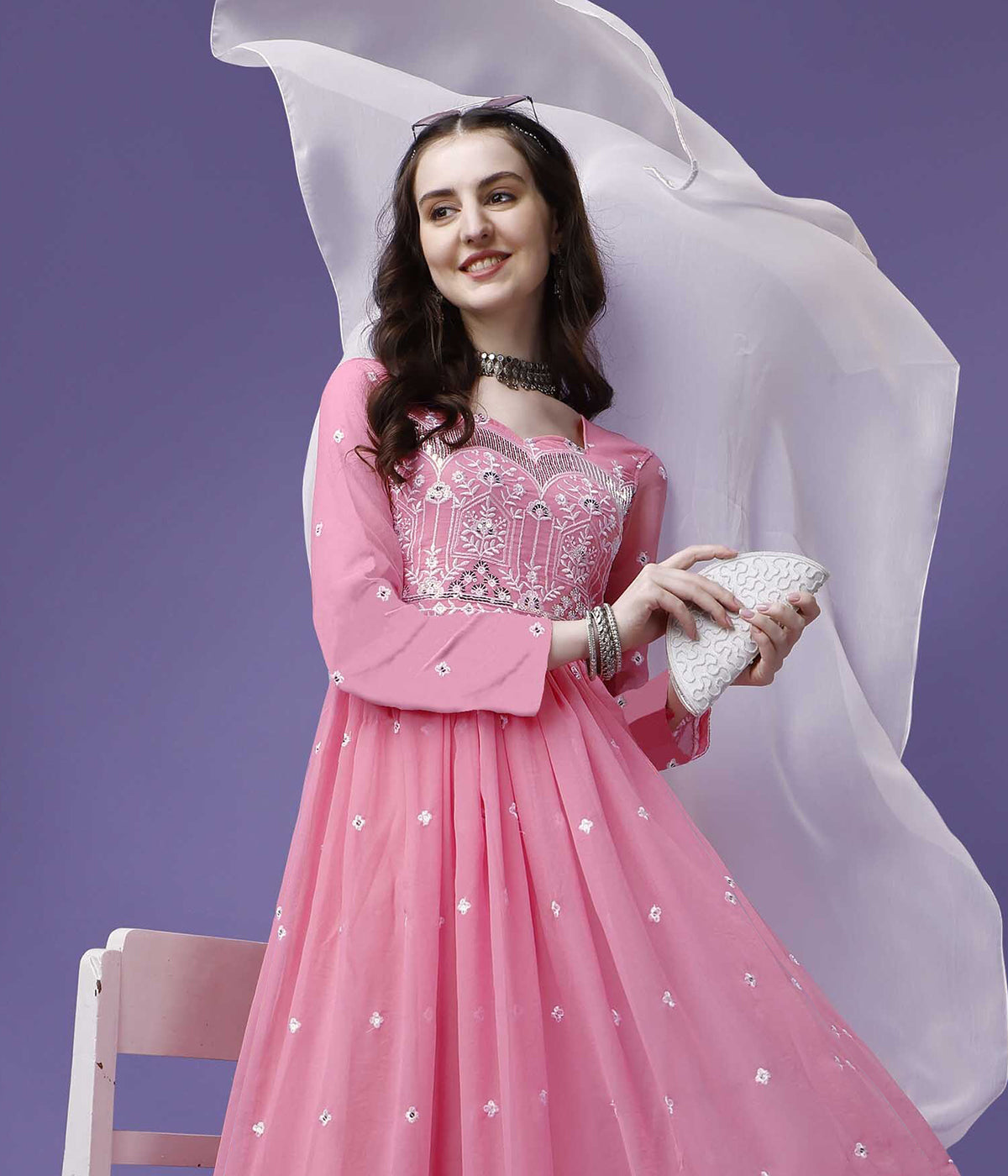 Amira - Defined with detail and elegance