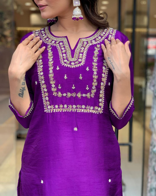 Saanvi - A serene design crafted for elegant occasions (Purple)