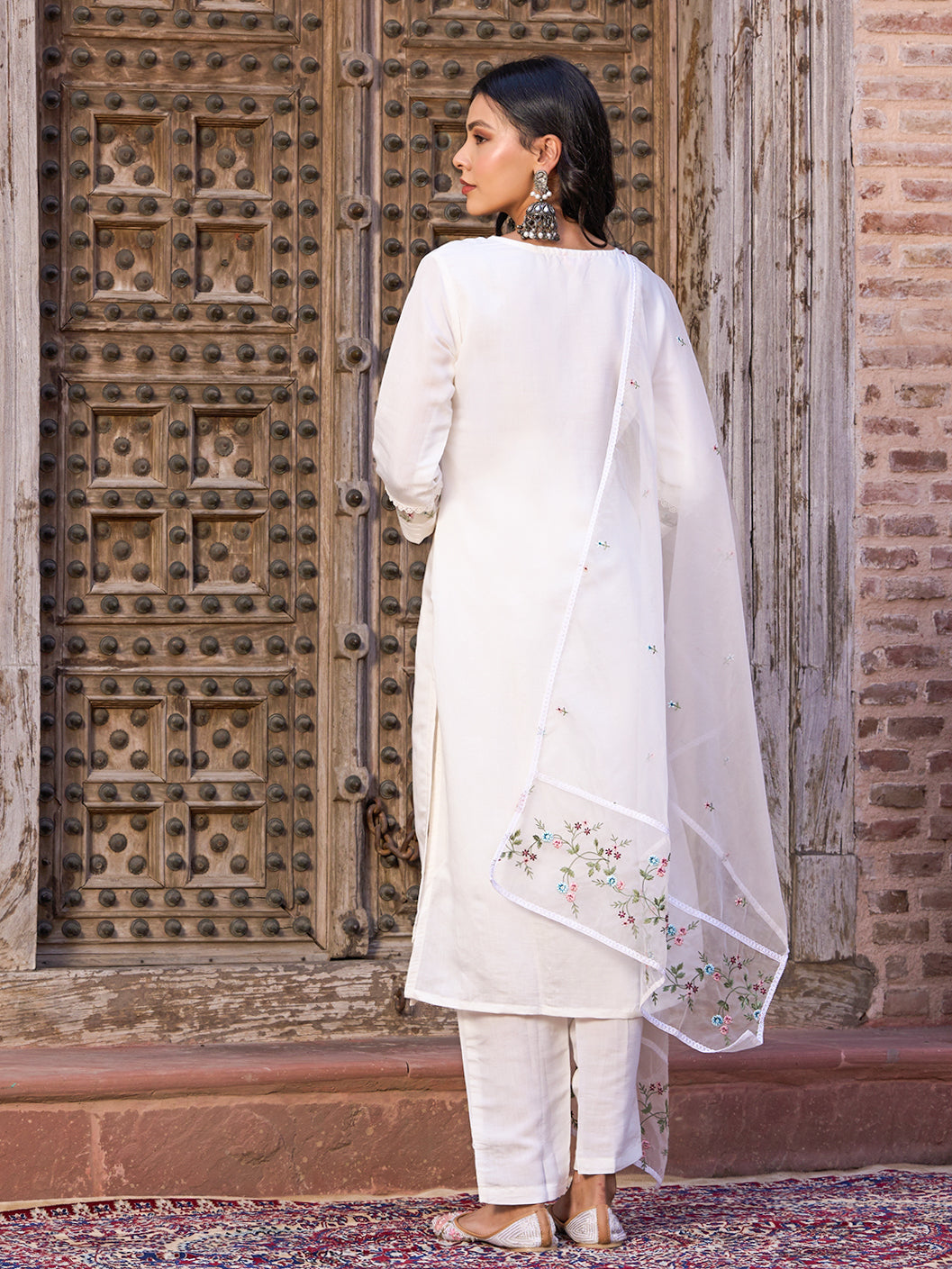 Savitriyaa - A radiant design filled with vibrant life