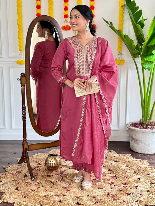 Rajvi - A dazzling kurti inspired by vintage classics