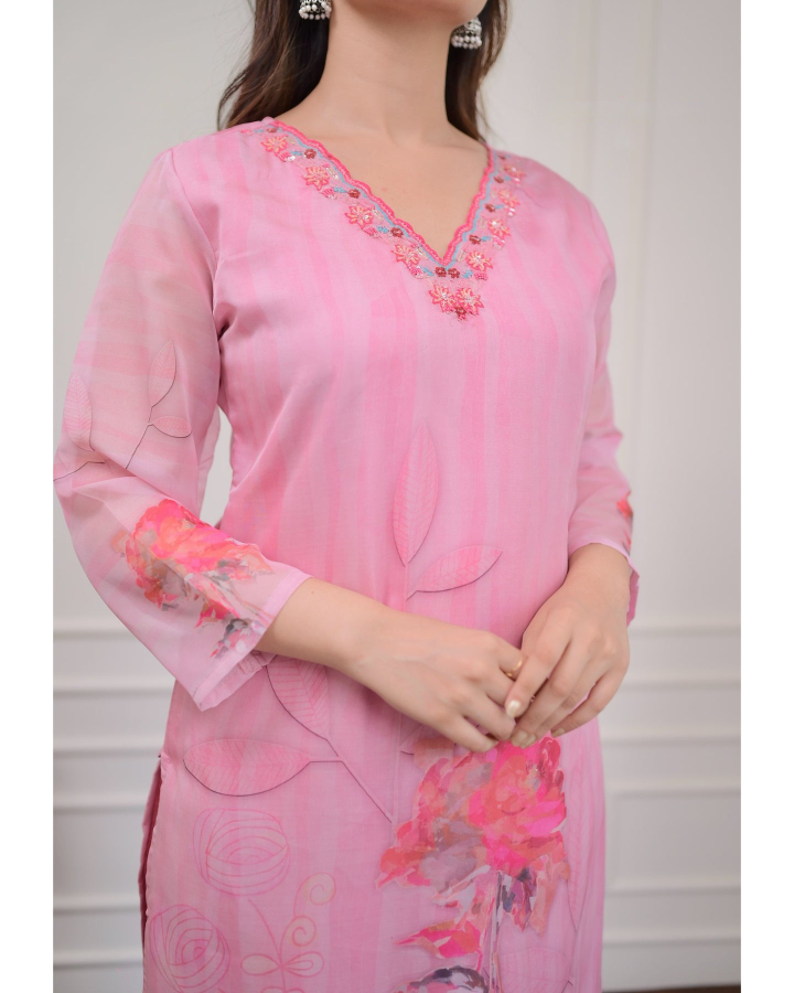 Sampriti - A glamorous kurti with modern-day royalty appeal