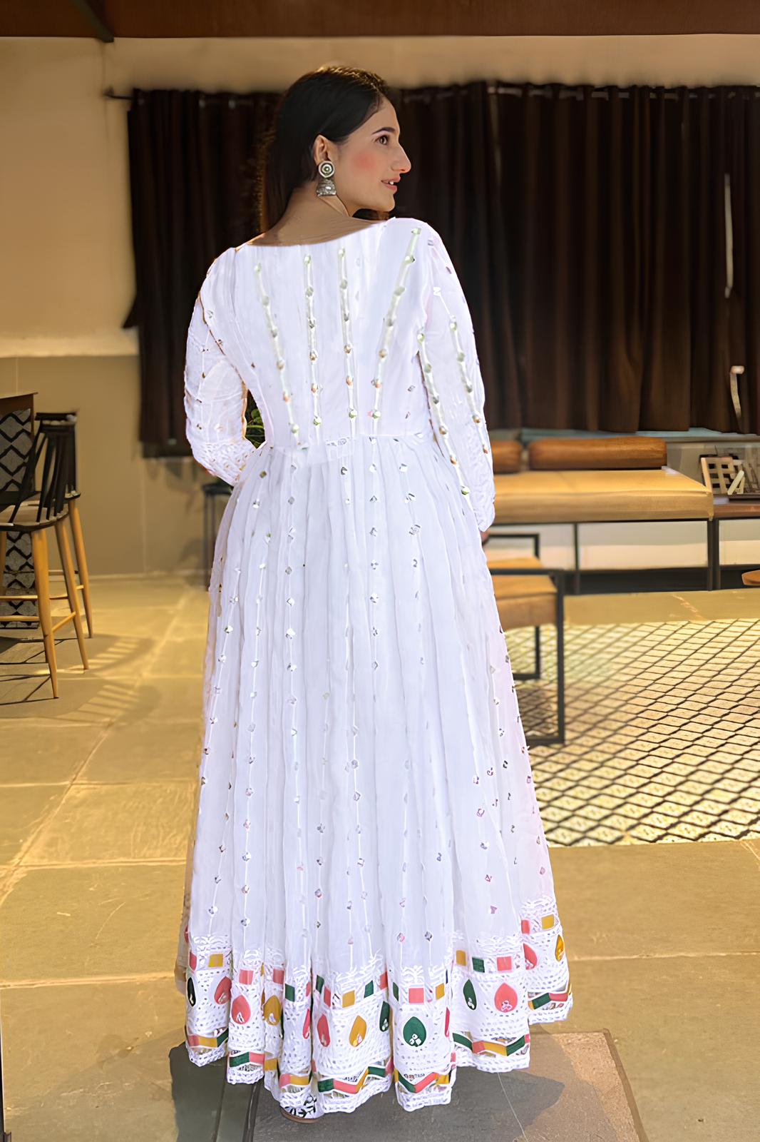 Zaria - A vibrant play of bold colors