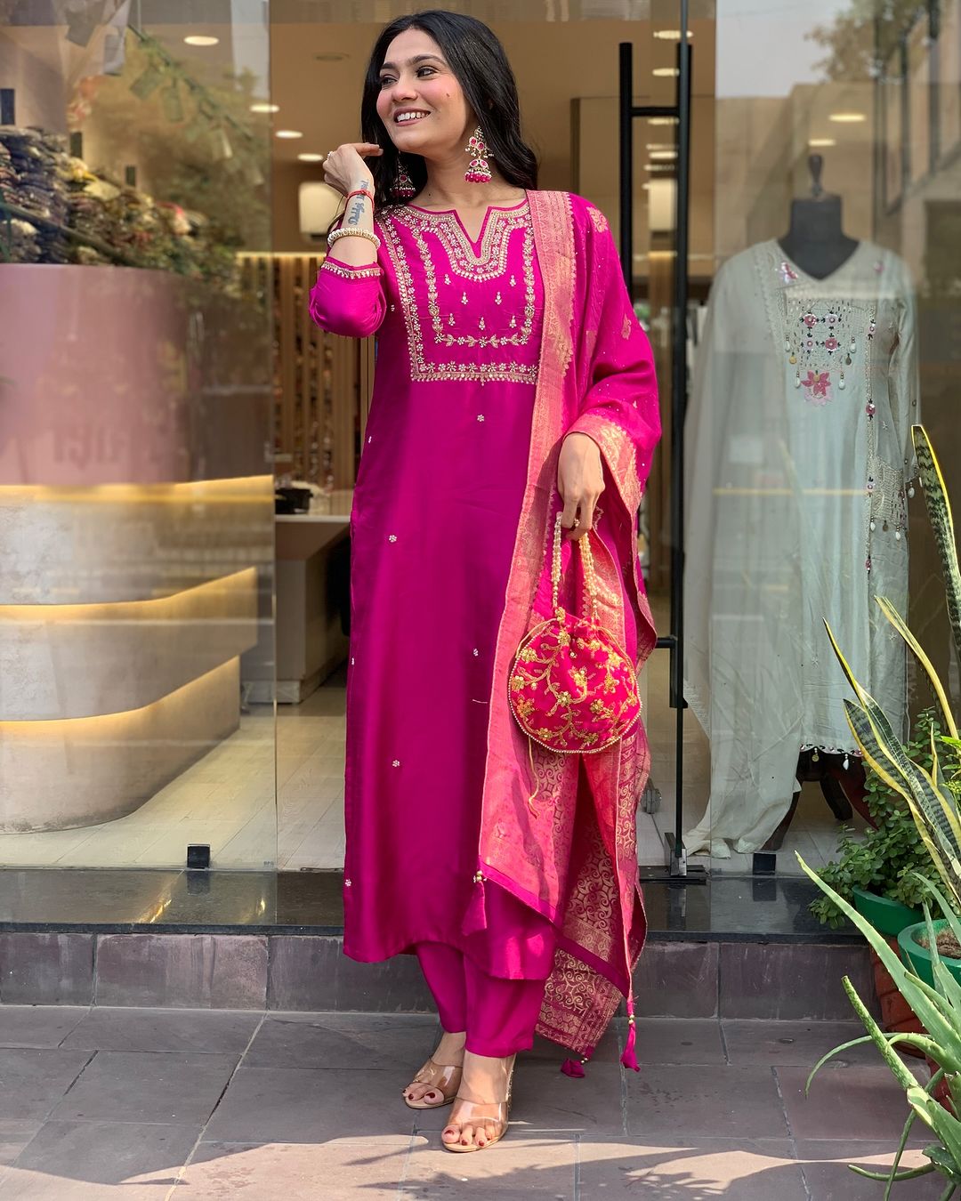 Saanvi - A serene design crafted for elegant occasions (Pink)