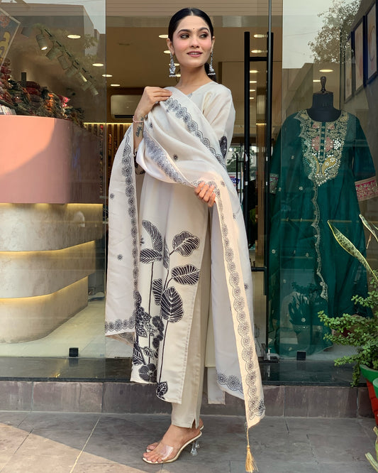 Tanushree - A delicate kurti crafted for festive elegance