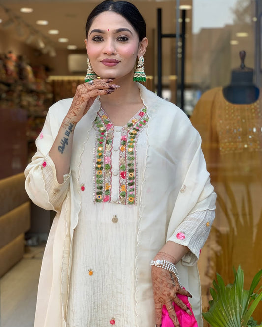Aashni - A youthful style with fresh energy