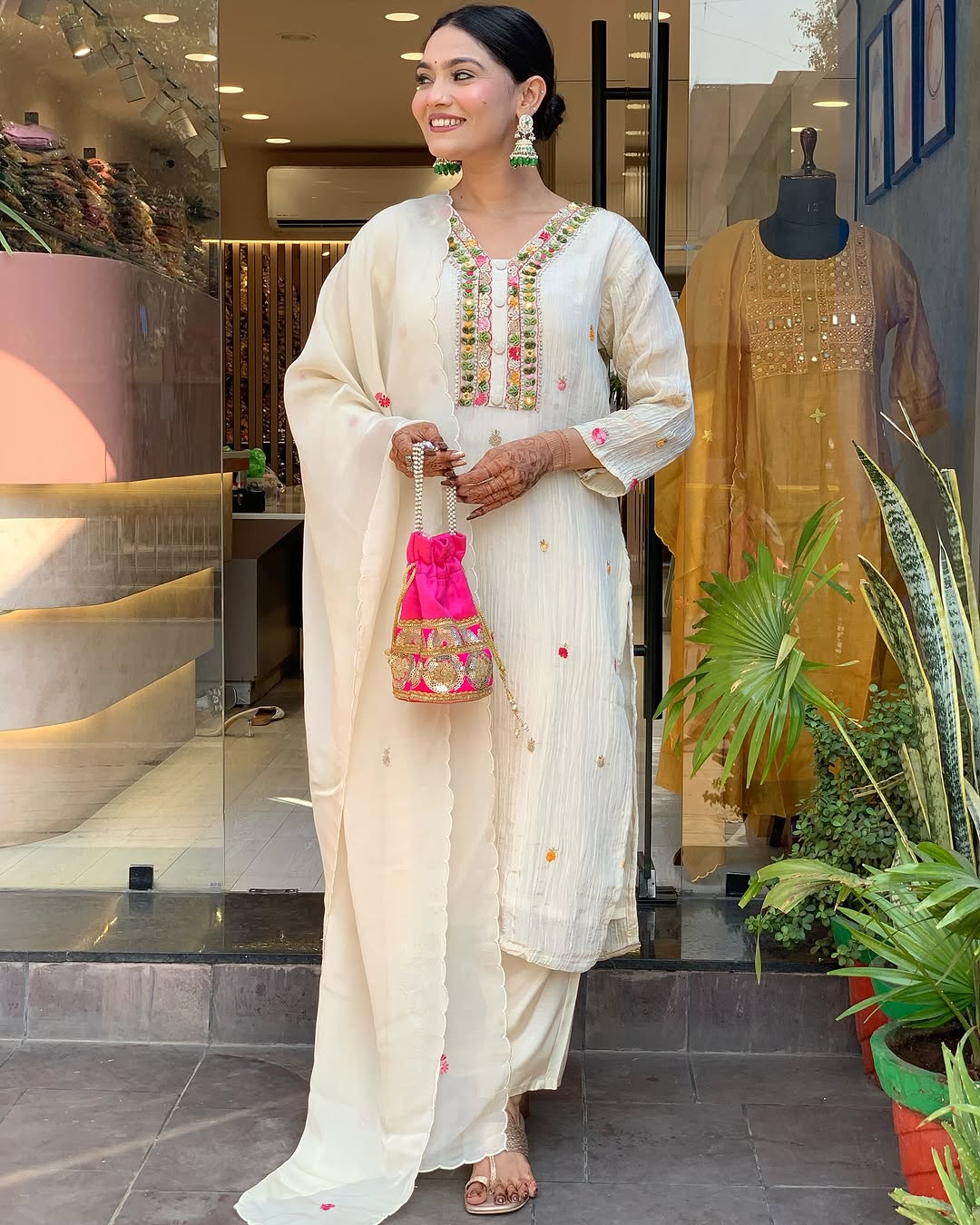 Aashni - A youthful style with fresh energy