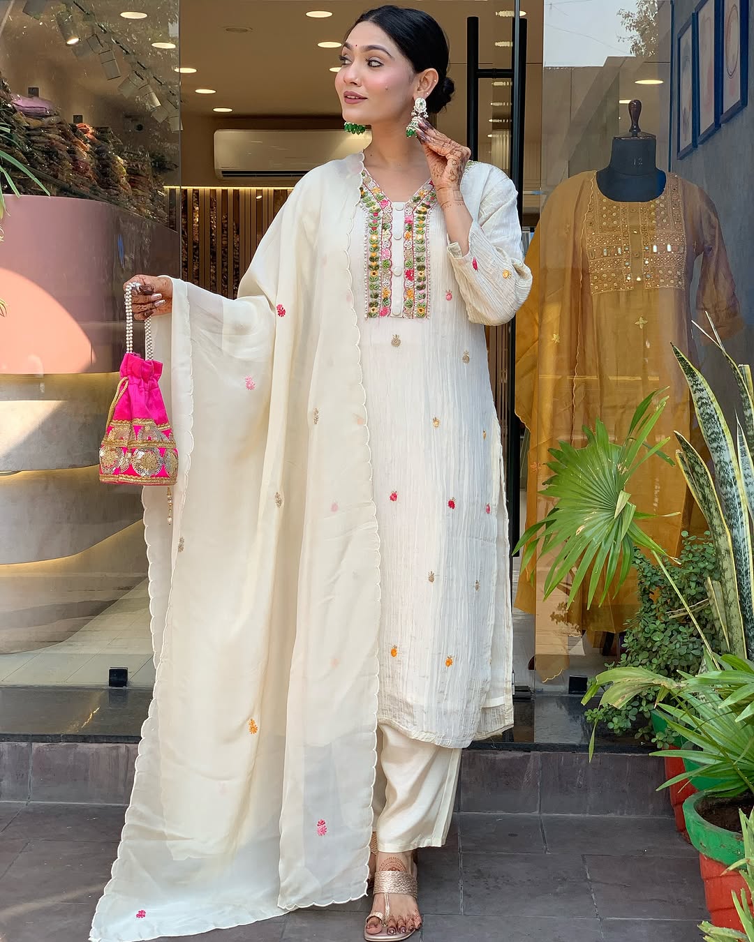 Aashni - A youthful style with fresh energy