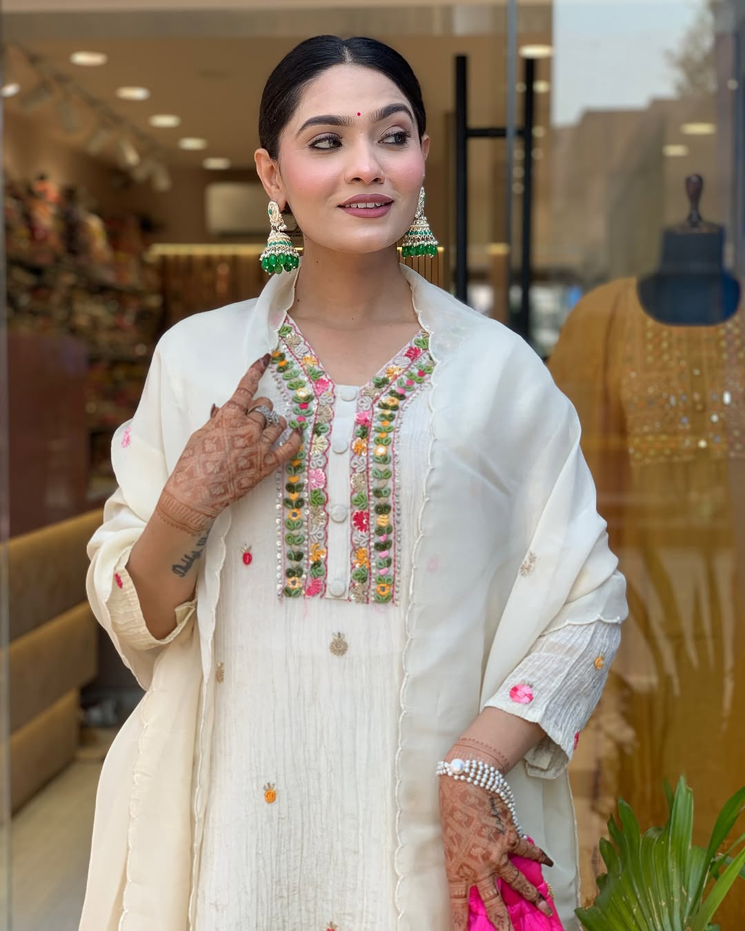 Aashni - A youthful style with fresh energy