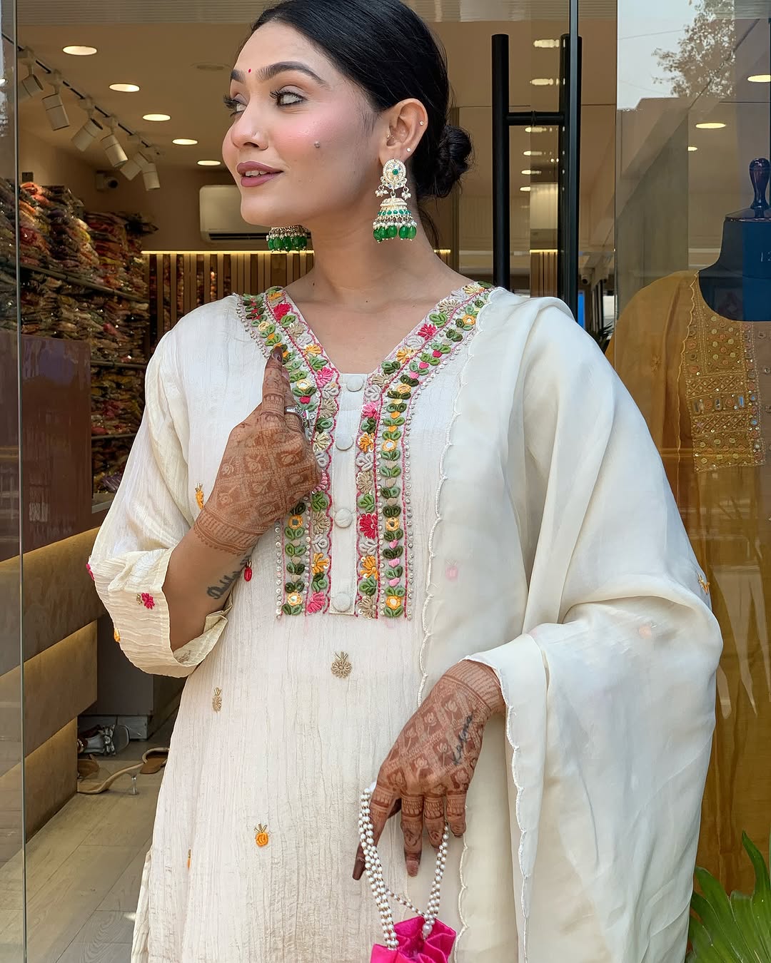 Aashni - A youthful style with fresh energy
