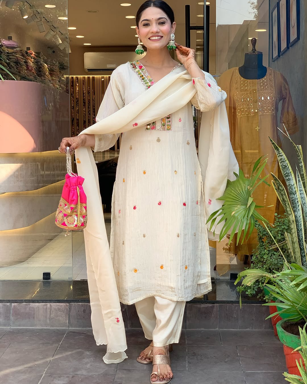 Aashni - A youthful style with fresh energy