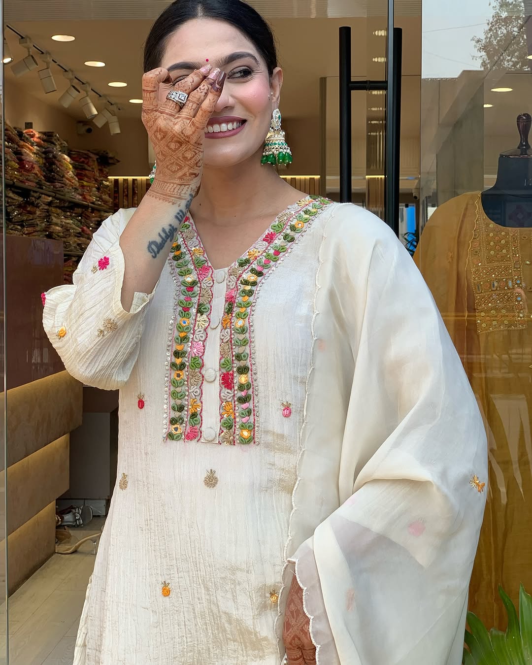 Aashni - A youthful style with fresh energy