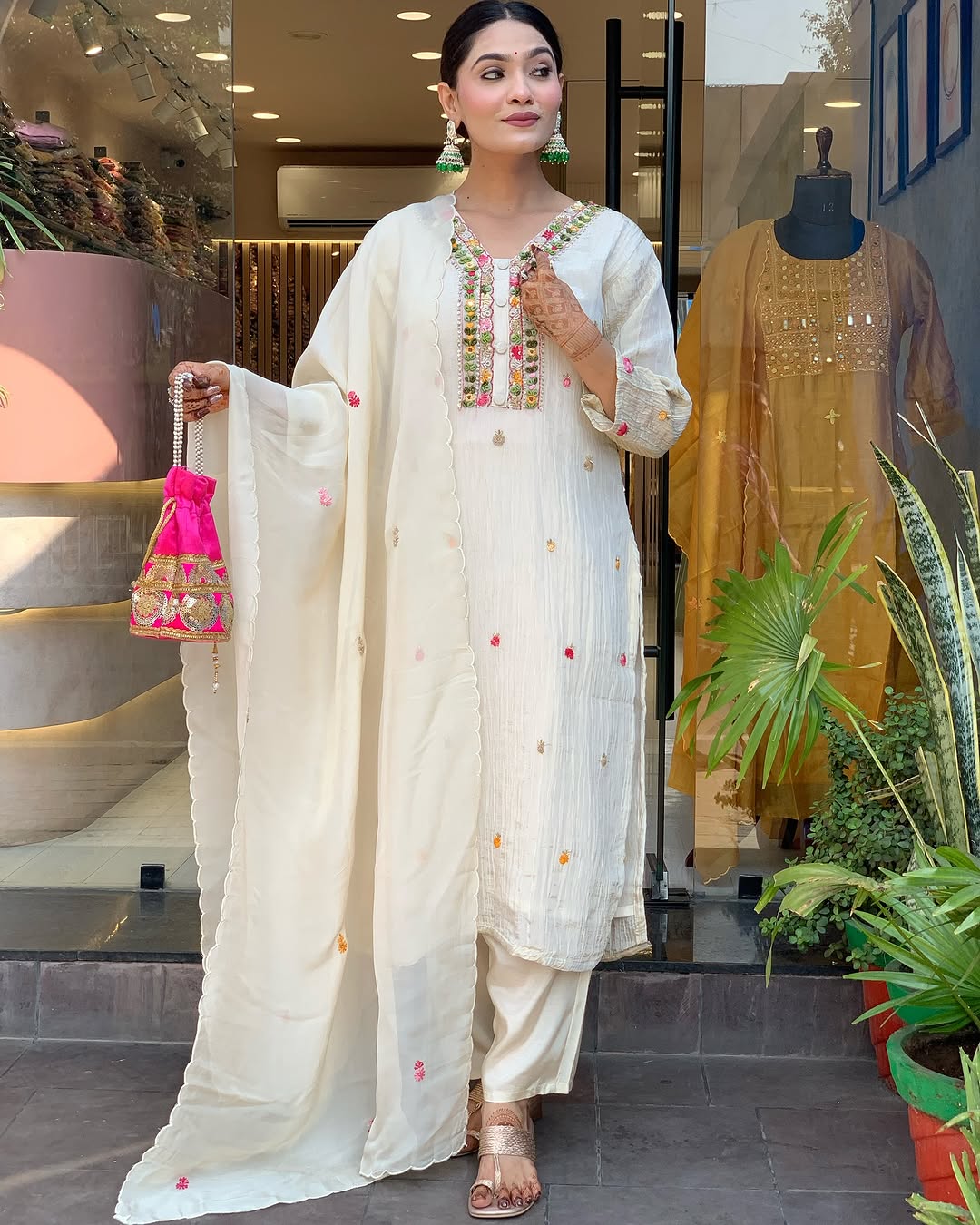 Aashni - A youthful style with fresh energy