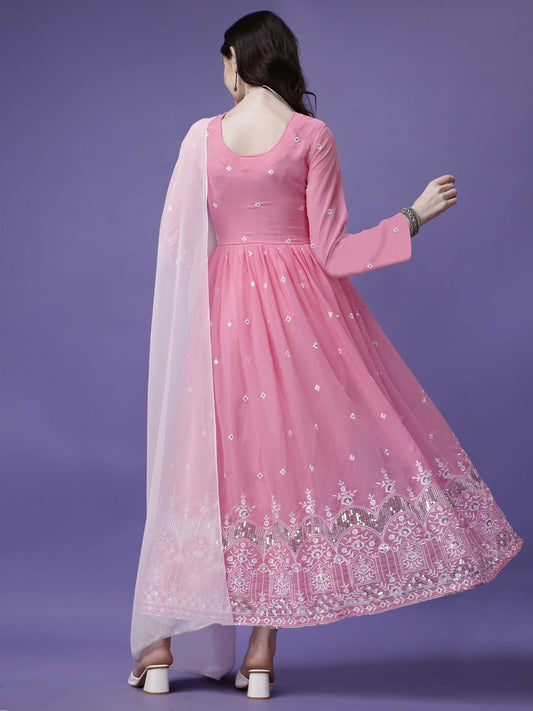 Amira - Defined with detail and elegance
