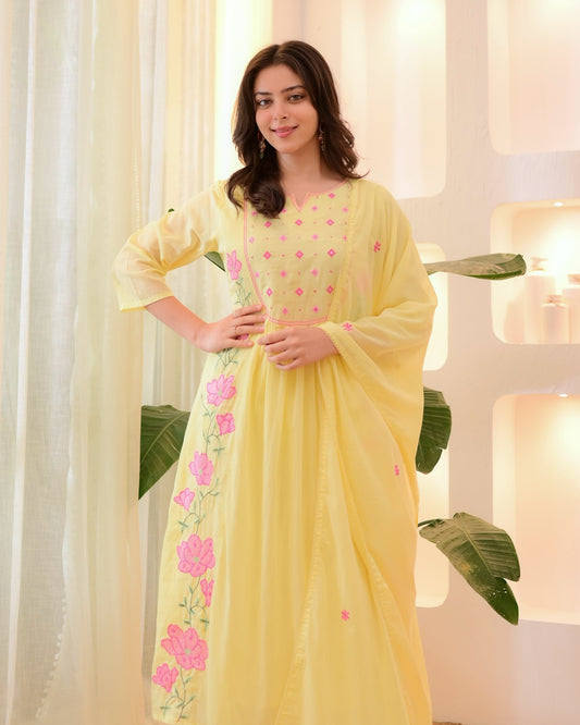 Tarunika - A festive design made to shine bright (Yellow)