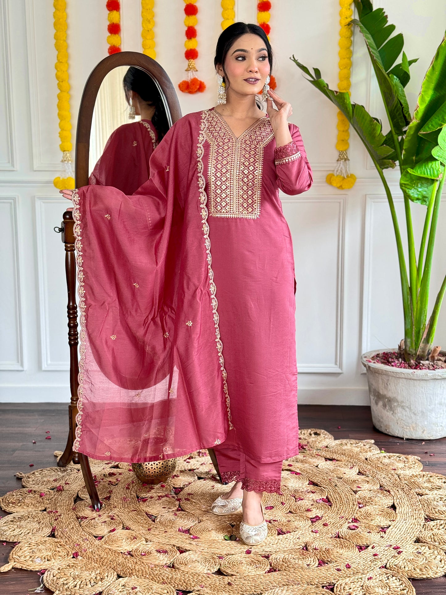 Rajvi - A dazzling kurti inspired by vintage classics
