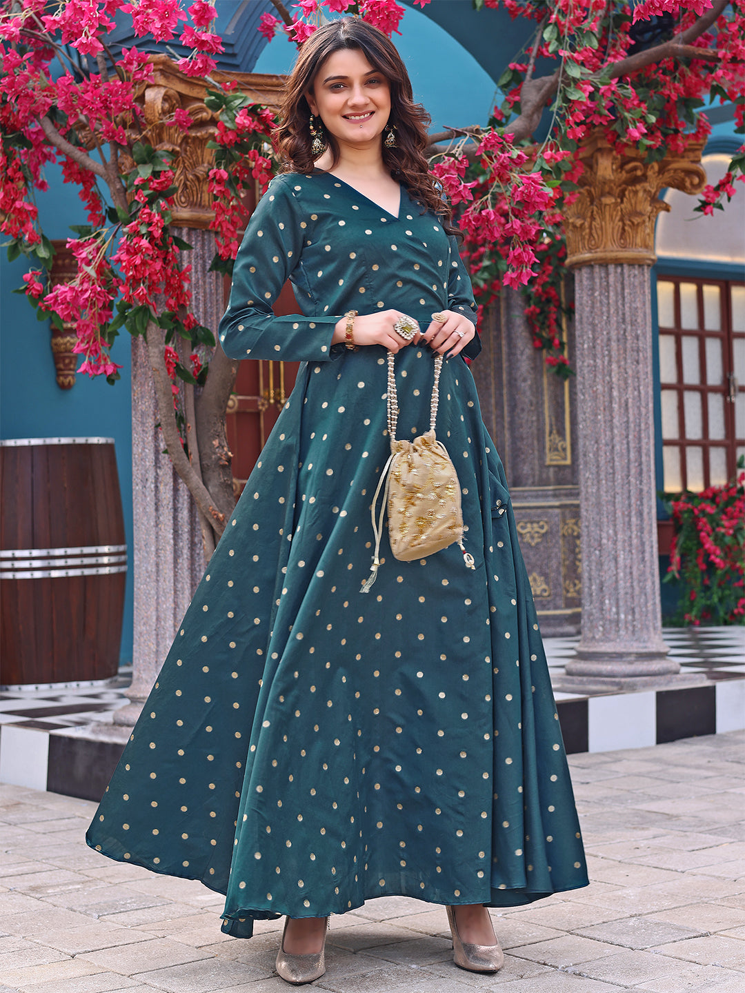 Arshia - Elegant and royal in essence