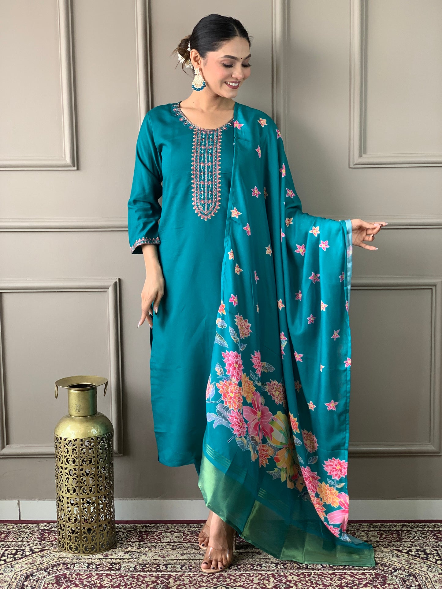 Ruhana - A regal piece with royal undertones