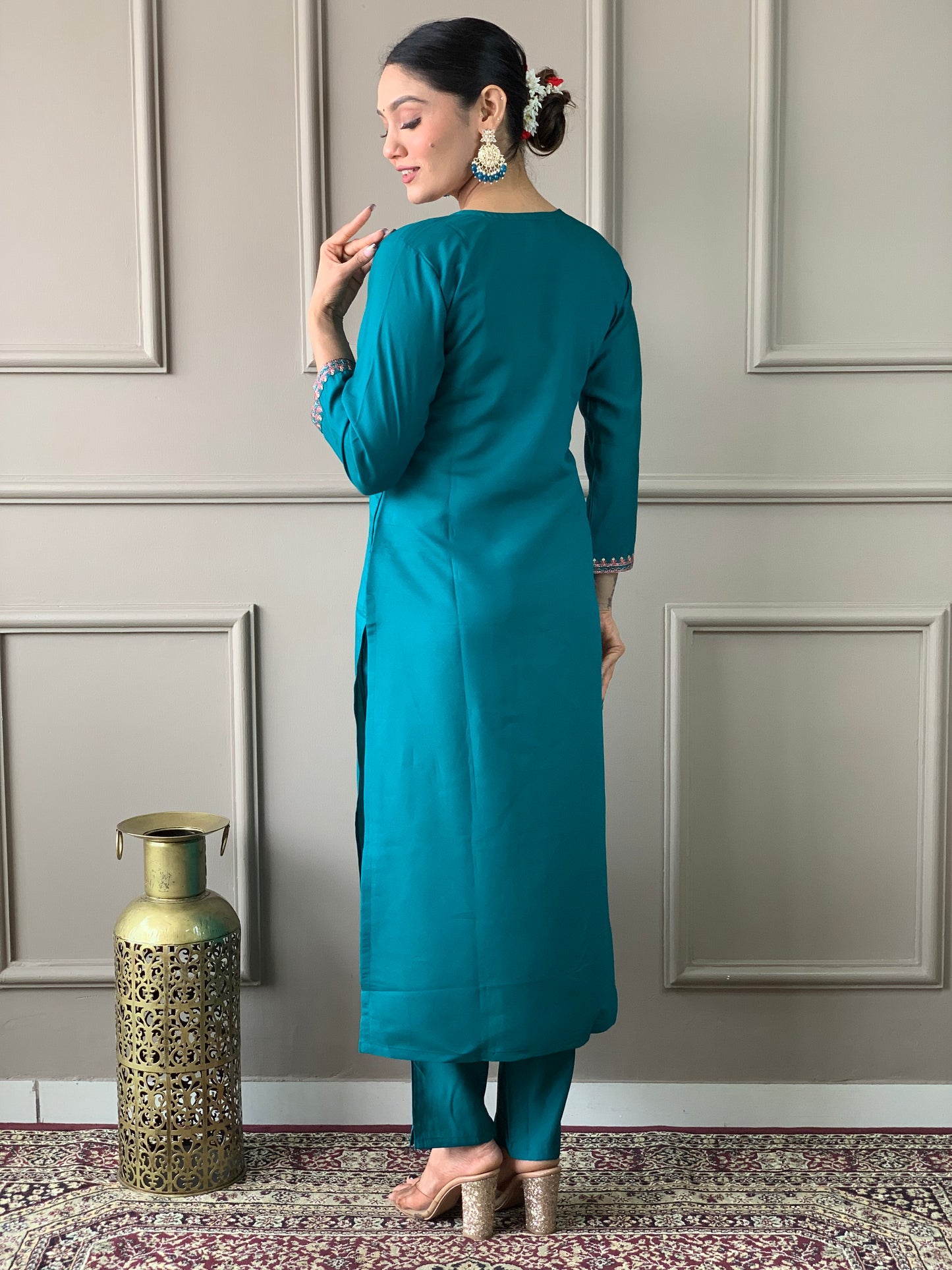 Ruhana - A regal piece with royal undertones