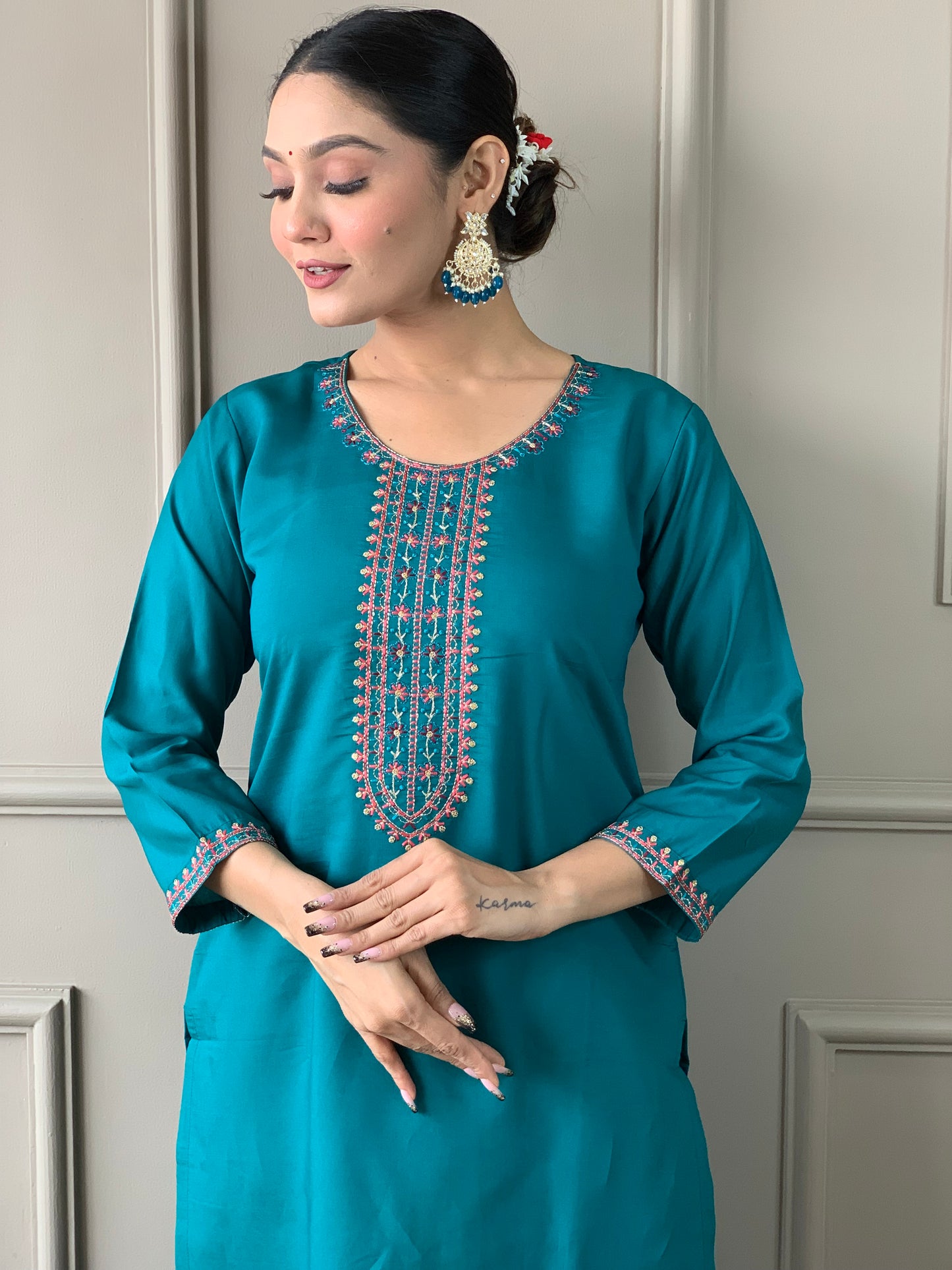 Ruhana - A regal piece with royal undertones