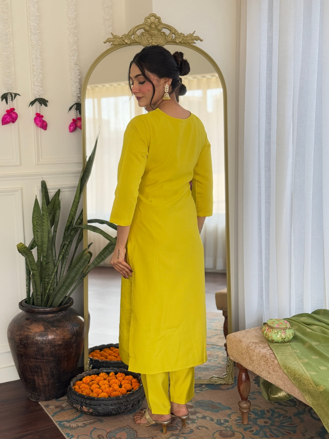 Meghna - A graceful kurti reflecting prosperity and beauty
