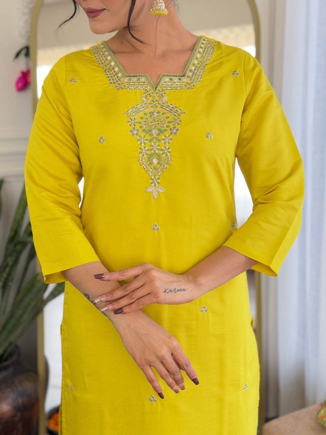 Meghna - A graceful kurti reflecting prosperity and beauty