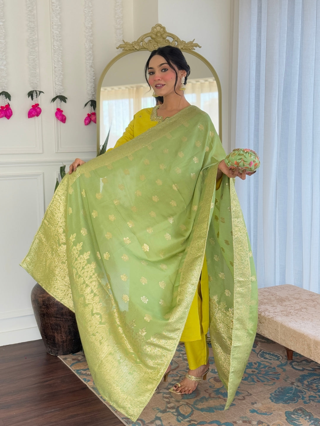 Meghna - A graceful kurti reflecting prosperity and beauty