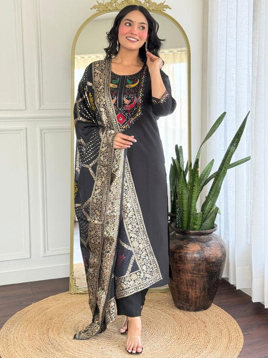Nandhita - A glowing design perfect for social gatherings