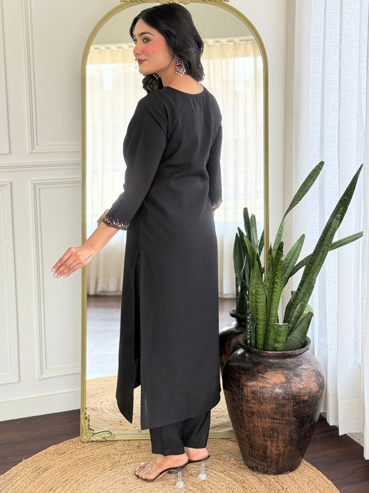 Nandhita - A glowing design perfect for social gatherings
