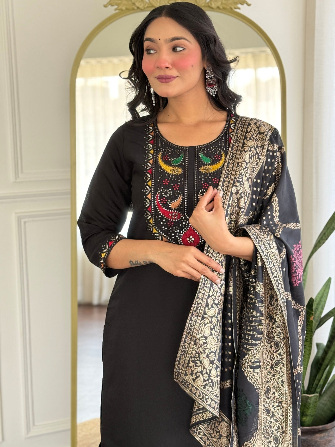 Nandhita - A glowing design perfect for social gatherings