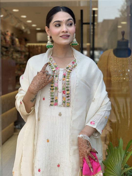 Aashni - A youthful style with fresh energy