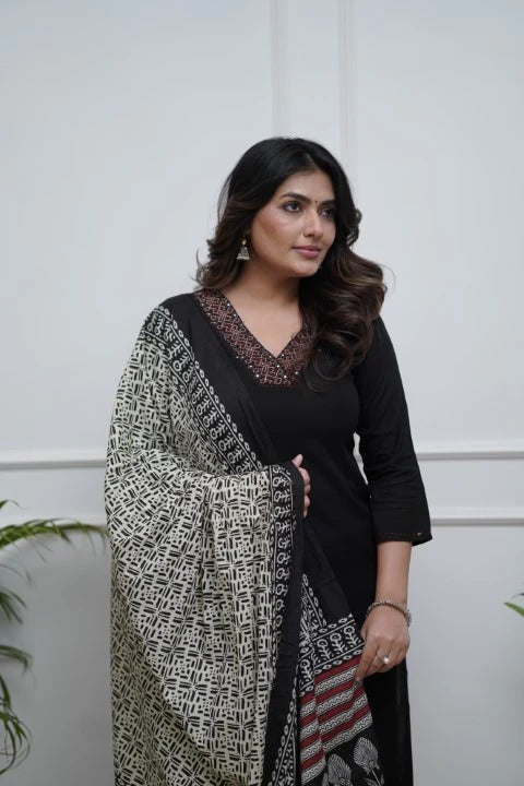 Yuvika - A modern kurti with bold undertones