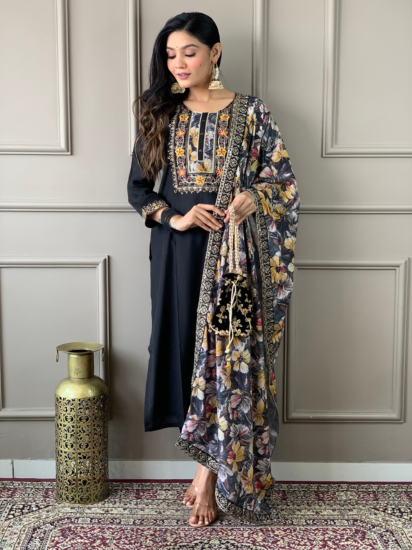 Nayantara - A pastel-inspired beauty with gentle hues (Black)