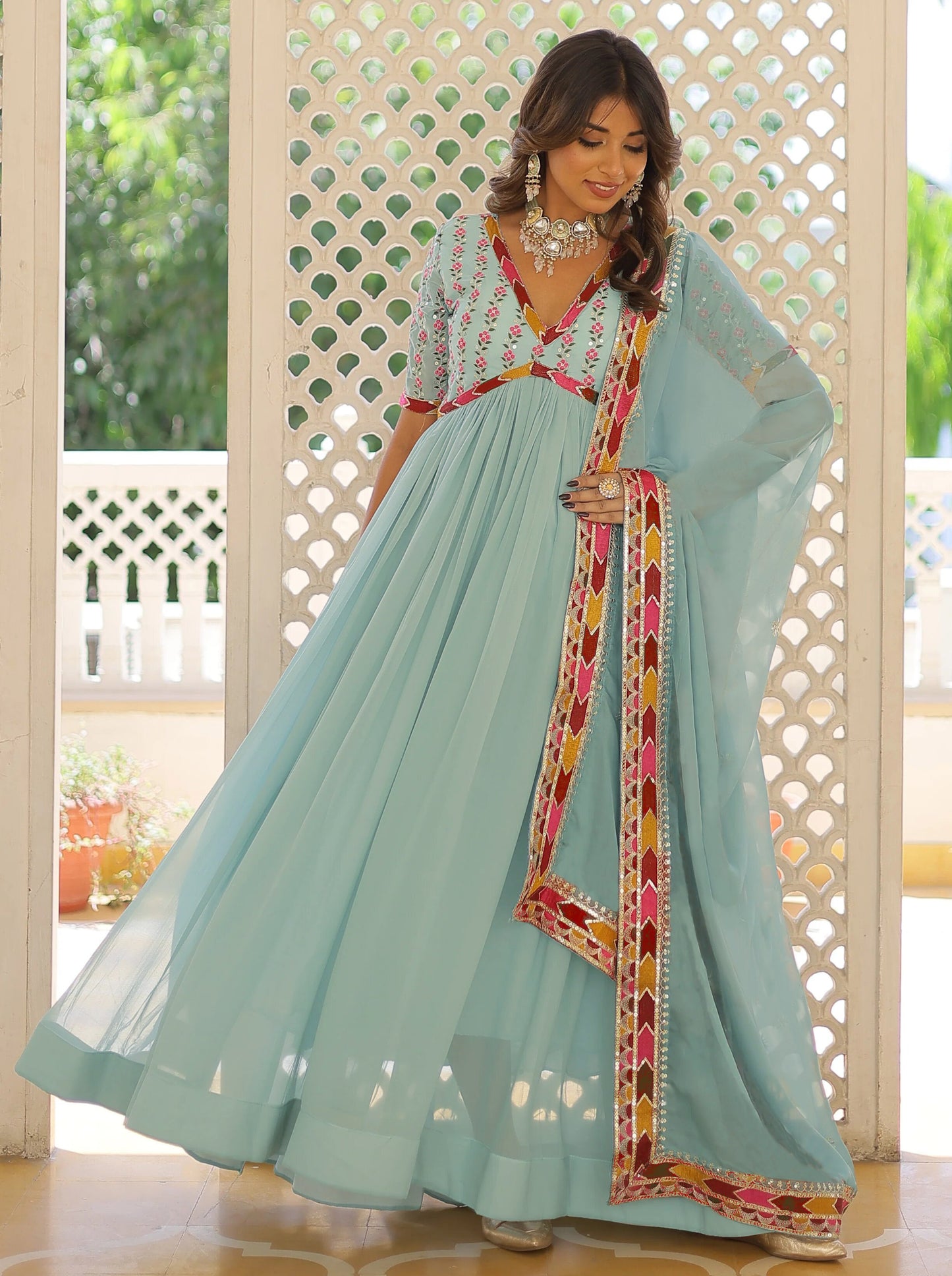Selina - Regal presence with a modern twist